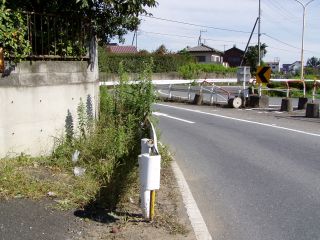 この歩道は歩けない…