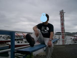 手賀沼でたそがれる筆者