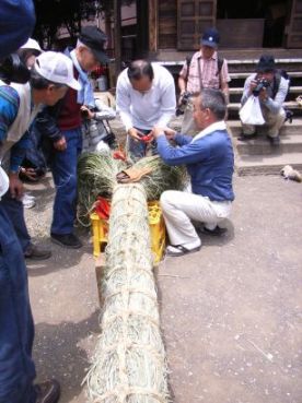 蛇の頭部の作成中