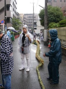 缶ビールで乾杯!