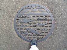 今度はあきる野市のマンホール蓋